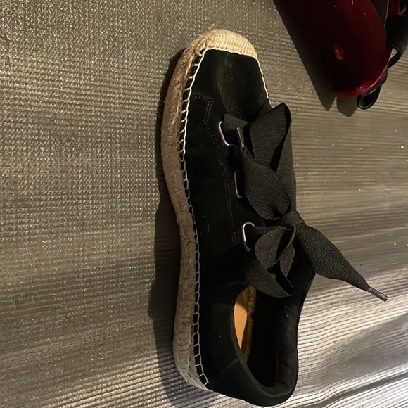 Ugg fat laces espadrilles. These are adorbs but don’t fit me. Size 9 or euro 40 - Picture 2 of 4